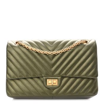 CHANEL Metallic Calfskin Chevron Quilted 2.55 Reissue 226 